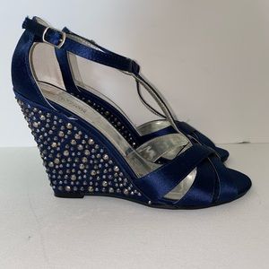 Kenneth Cole Reaction blue and crystal wedges